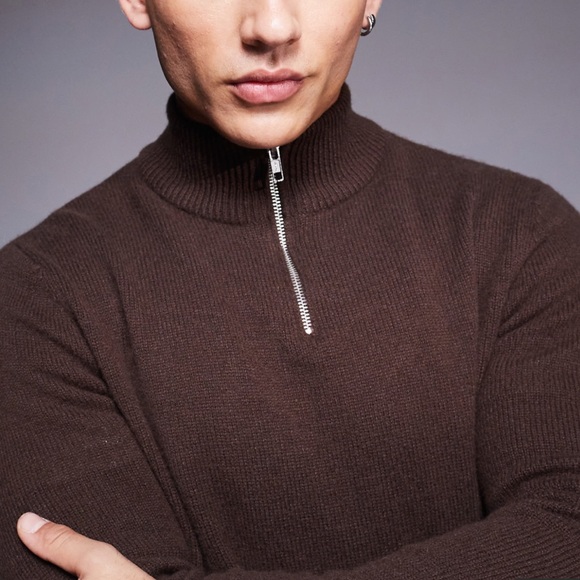 ASOS DESIGN lambswool quarter zip sweater in brown - Picture 4 of 6